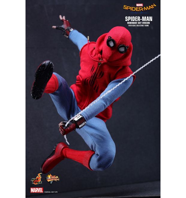 Hot Toys MMS414 Spider-Man: Homecoming - Spider-Man (Homemade Suit Version)  1/6th Scale Collectible Figure - Simply Toys